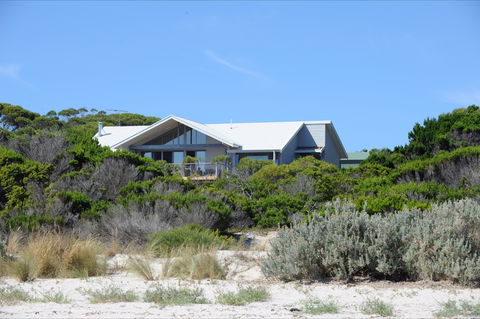 Cassini Beach House - Holiday Adelaide 0
