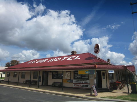 Club Hotel Emmaville - Holiday Adelaide 0
