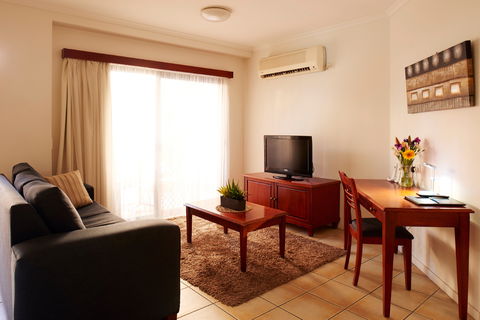 Coffee House Apartment Motel - Holiday Adelaide 2