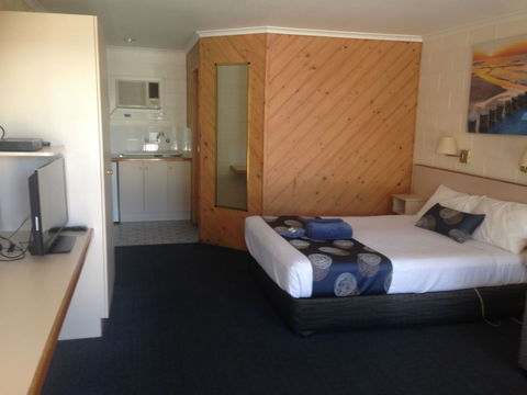 Cunningham Shore Motel - Holiday Adelaide 1