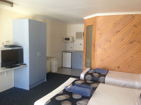 Cunningham Shore Motel - Holiday Adelaide 2