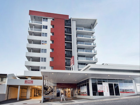 Curtis Central Apartments - Holiday Adelaide 0
