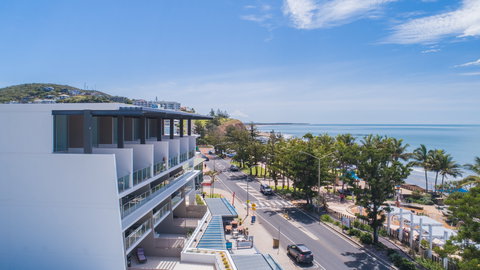 Echelon Apartments Yeppoon - Holiday Adelaide 0