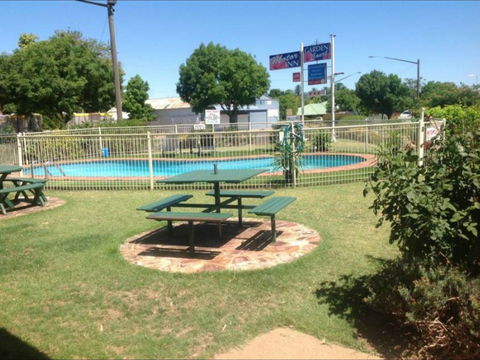 Garden Court Motor Inn - Holiday Adelaide 0