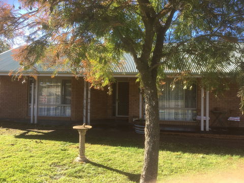 Jacaranda Cottage Corowa - Holiday Adelaide 0