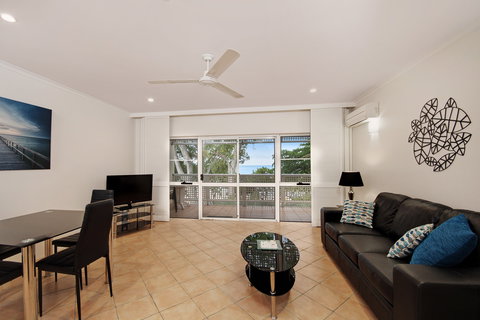 Marlin Waters Beachfront Apartments - Holiday Adelaide 1