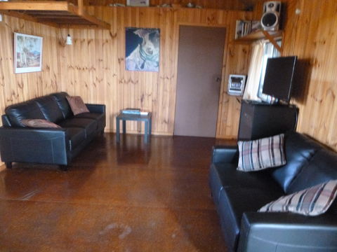 Melaleuca - Eco And Pet Friendly,  Harbor Point Cabins - Holiday Adelaide 2