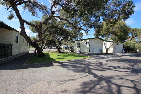 Minlaton Caravan Park - Holiday Adelaide 2