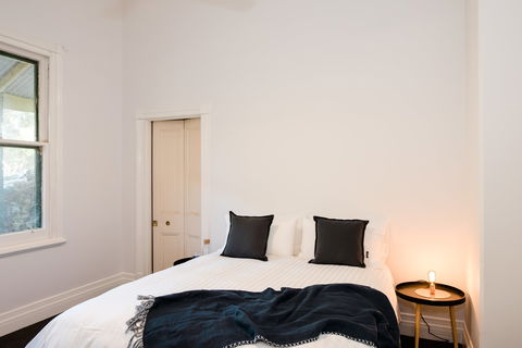 Mount Ophir Estate - The Residence - Holiday Adelaide 2