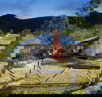 Nil Desperandum - Holiday Adelaide