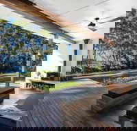 Pebbly Beach Escape - Holiday Adelaide