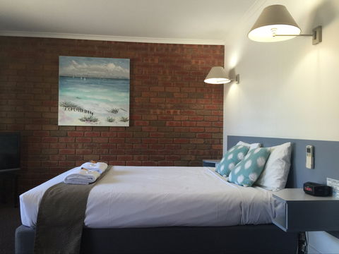 Port Campbell Motor Inn - Holiday Adelaide 2