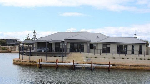 Port Bouvard Retreat - Large Family Friendly Canal Home With Private Jetty - Holiday Adelaide 0