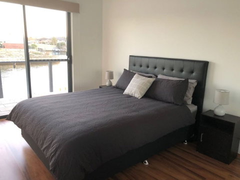 Port Bouvard Retreat - Large Family Friendly Canal Home With Private Jetty - Holiday Adelaide 1