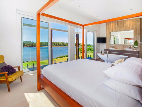Reflections At Minnamurra - Holiday Adelaide 2
