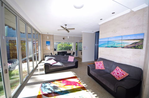 Sun Worship Crescent Head Eco Villas - Holiday Adelaide 2
