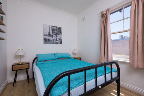 Sydney Star Backpackers - Holiday Adelaide 2