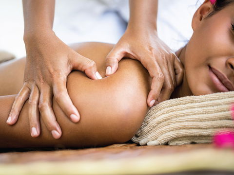 The Oasis And Wellness Centre  At One Mile Beach - Holiday Adelaide 1