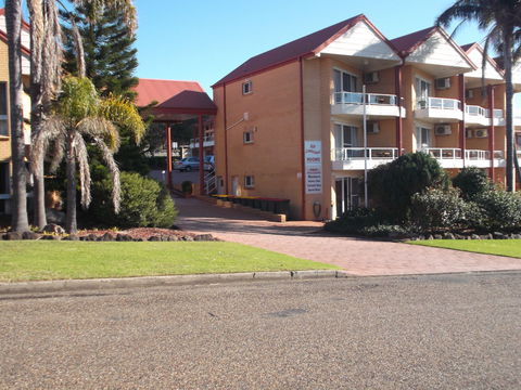 Ulladulla Harbour Motel,  Another Sinclair's Property - Holiday Adelaide 0