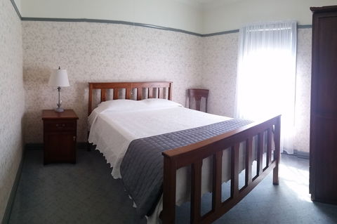 Wagga Wagga Country Cottages - Holiday Adelaide 1