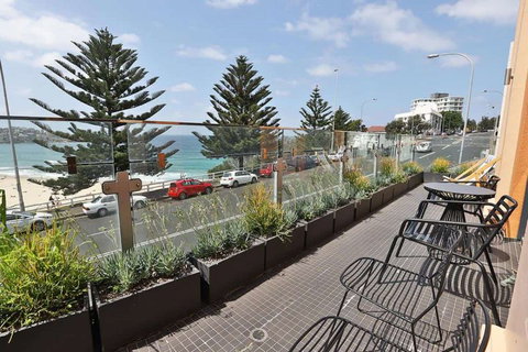 Bondi 38 Serviced Apartments - Holiday Adelaide 0
