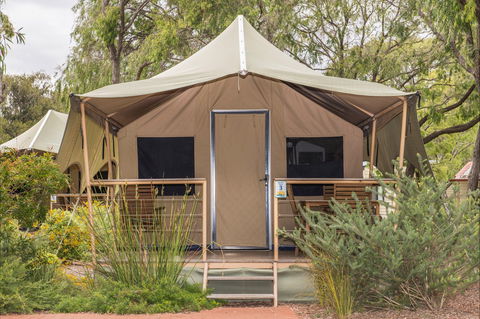 Amblin Holiday Park - Holiday Adelaide 0