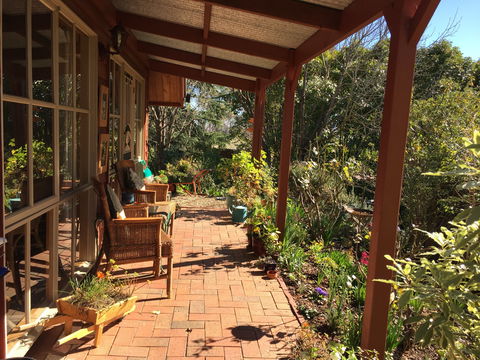 Artscape Cottage Beechworth - Holiday Adelaide 1