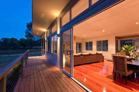 Blue  Cliff Retreat - Holiday Adelaide 2