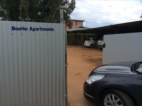 Bourke Apartments - Holiday Adelaide 1