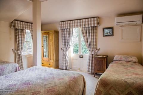 Capers Cottage - Holiday Adelaide 0