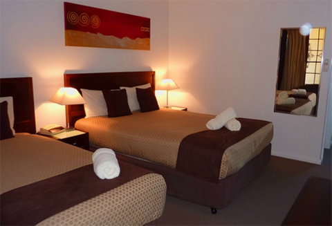 Colonial Lodge Motor Inn - Holiday Adelaide 1