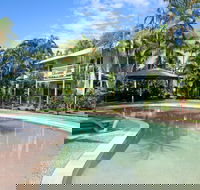 Coral Beach Noosa Resort - Holiday Adelaide