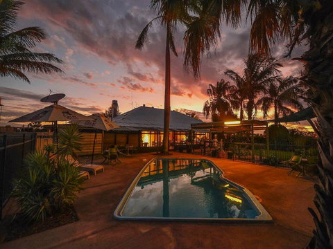 Devils Marbles Hotel - Holiday Adelaide 2