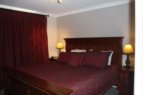 Elm Cottage Tumut - Holiday Adelaide 2