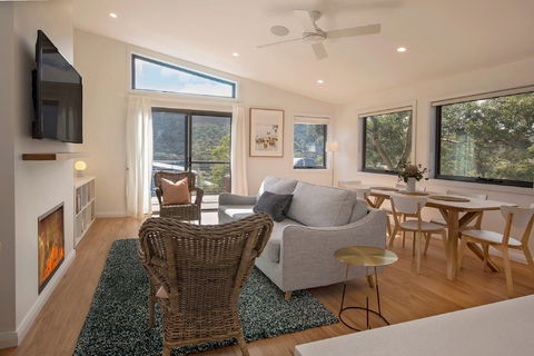 Grasmere Chalet - Holiday Adelaide 0