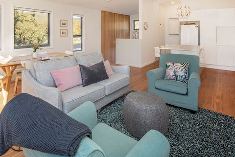 Grasmere Chalet - Holiday Adelaide 1