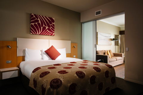 Grand Hotel And Apartments Townsville - Holiday Adelaide 1