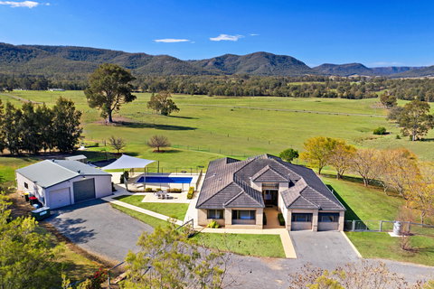 Hillbrook Estate - Holiday Adelaide 0