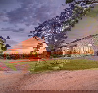 Honeysuckle Rise Country Accommodation - Holiday Adelaide