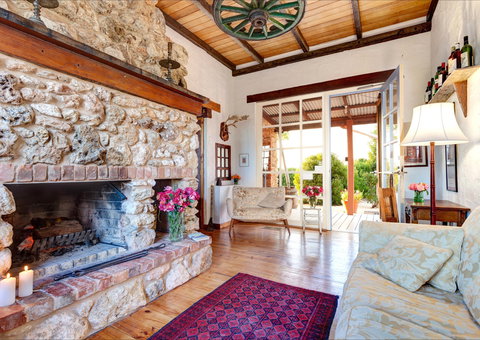 Honeysuckle Rise Country Accommodation - Holiday Adelaide 1