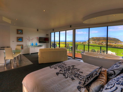 Horizon Deluxe Apartments - Holiday Adelaide 2