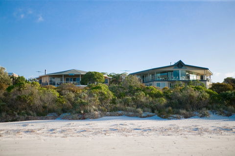 Island Beach Lodge - Holiday Adelaide 0