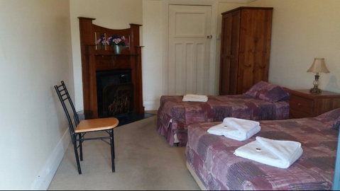 Kitchener Hotel - Holiday Adelaide 2