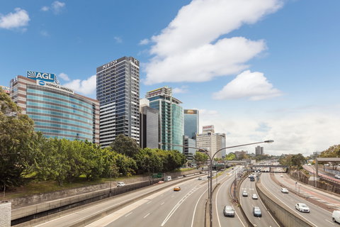 Meriton Suites North Sydney - Holiday Adelaide 0