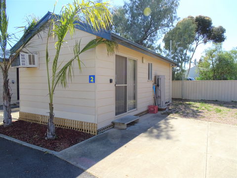 Moonta Bay Cabins - Cabin 2 - Holiday Adelaide 0
