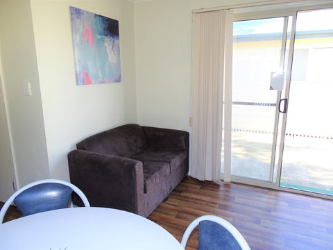 Moonta Bay Cabins - Cabin 3 - Holiday Adelaide 2