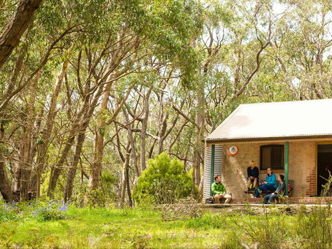 Mount Lofty Cottage YHA - Holiday Adelaide 1