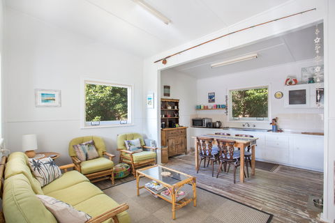 Retro Cottage - Holiday Adelaide 2