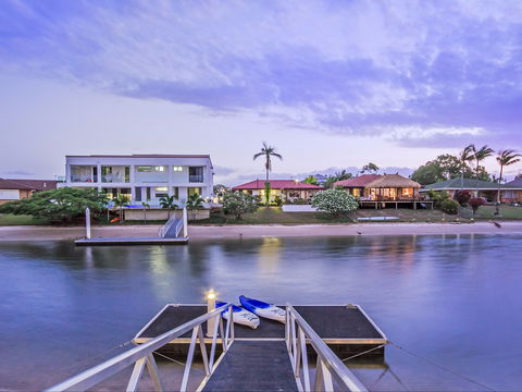 Riviera Waters Broadbeach - Vogue Holiday Homes - Holiday Adelaide 2