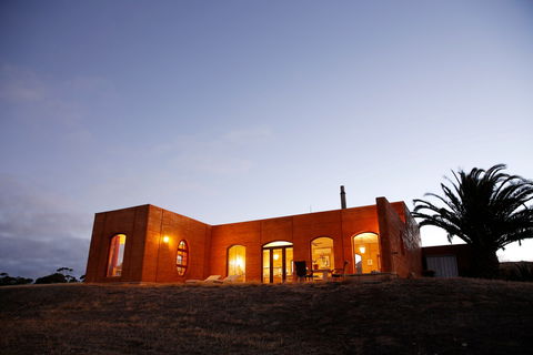 Sky House LifeTime Private Retreats - Holiday Adelaide 0